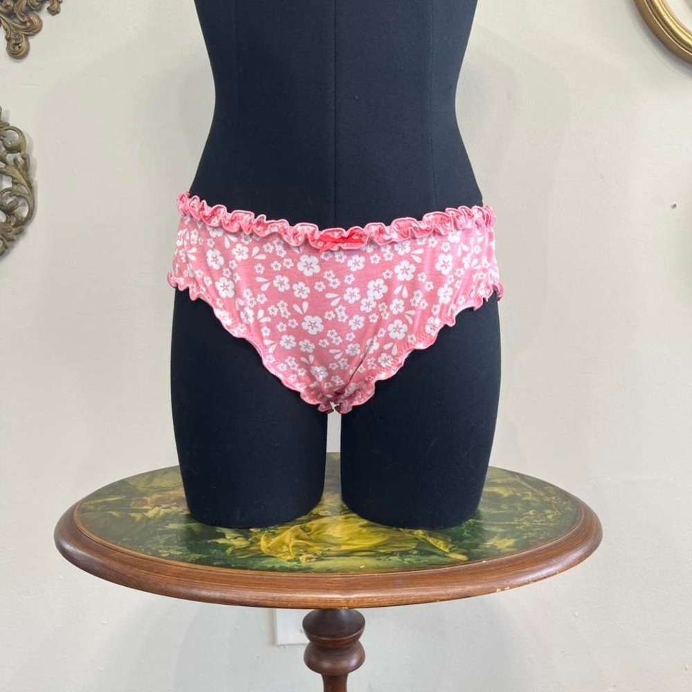 NWT Vintage Victoria's Secret POUT Pink Floral Ruffle Panties - Size L Y2K
